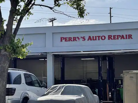 Perry's Auto Repair in Thousand Oaks