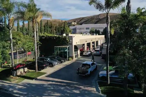 Premier Coach Auto Collision in Thousand Oaks