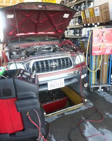10 Minute Lube'N Oil in Turlock