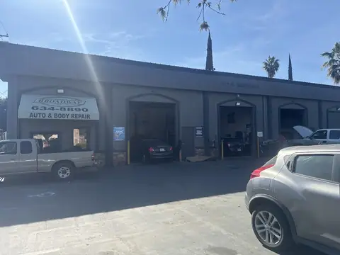 Broadway Auto & AutoBody Repair in Turlock