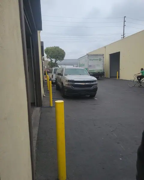 Good Guys Garage Inc. in Ventura