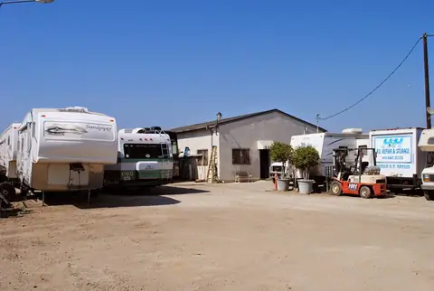 H & H RV Repair & Storage in Ventura