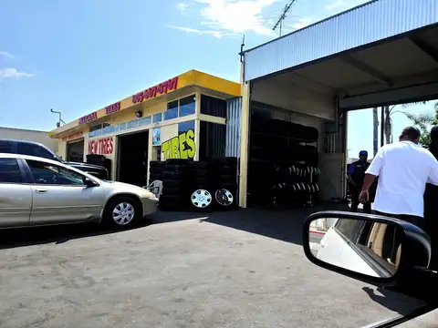 Mexicana Tires Auto Servíce in Ventura