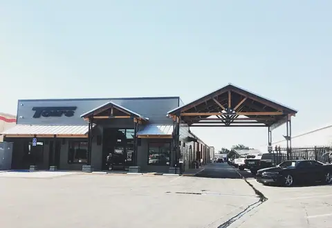 Tom's Body and Paint, Inc. in Visalia