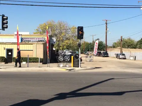 Tony's Tires & Wheels in Visalia