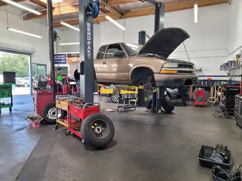 Marco's Auto Repair in Vista