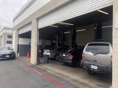 Nikos Automotive Repair in Vista