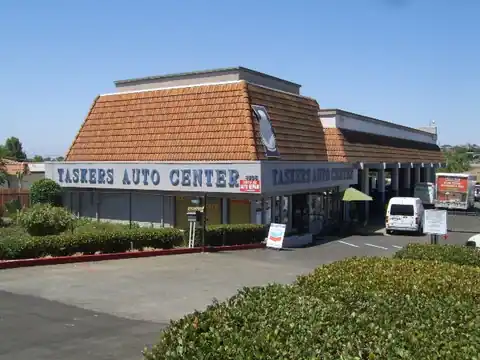 Taskers Auto Repair in Vista