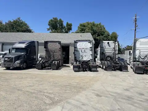 TRUCK REPAIR SHOP/BH AUTO SERVICE in West Sacramento