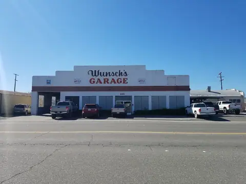 Wunsch's Garage in Willows