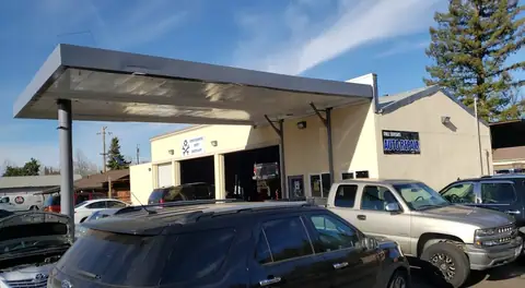 Reyna's Automotive Services in Yuba City