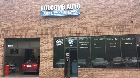 Holcomb Auto in Alpharetta