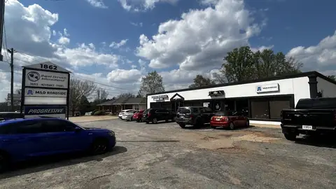 M&D Roadside in Austell