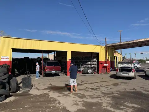 Llantera llamas in Avondale