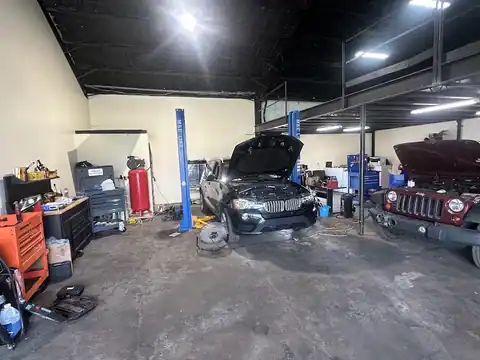 Jordan Auto repair Mercedes-BMW mechanic and all cars in Bradenton
