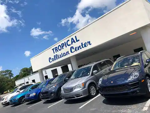 Sunset Collision Center of Bradenton in Bradenton