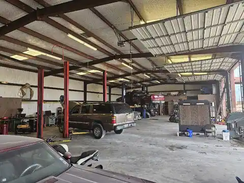C&L Auto Truck and Trailer in Bryan