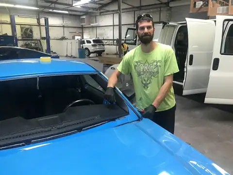 George's Auto Glass, LLC in Bryan