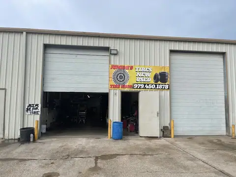 Junior's Tire Shop BCS in Bryan