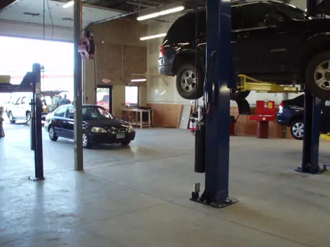 DYNAMICAR Auto Repair Burnsville in Burnsville