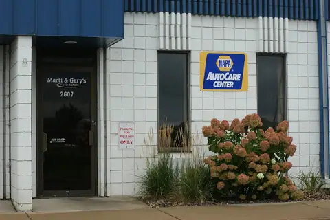 Marti & Gary's Auto in Burnsville