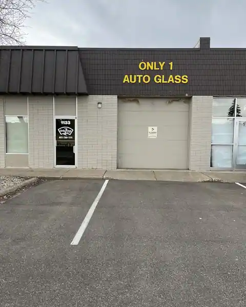 Only 1 Auto Glass in Burnsville