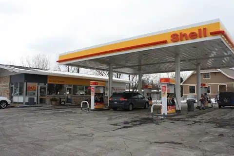 River Hills Automotive in Burnsville