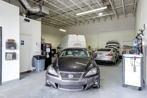 Creation Collision Center in Chandler