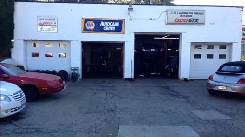 Jake's Auto Service in Cincinnati