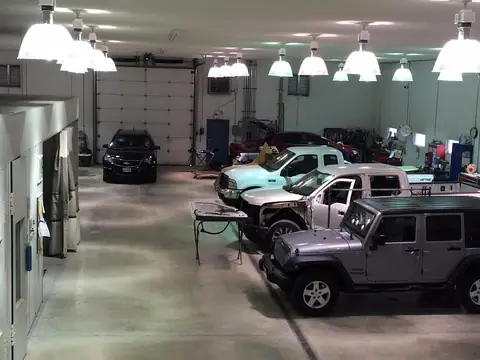 Dave Owens Auto Body in Cleves