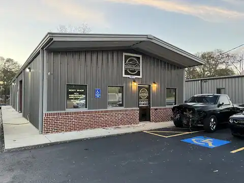 Roswell Collision Automotive Services in Cumming