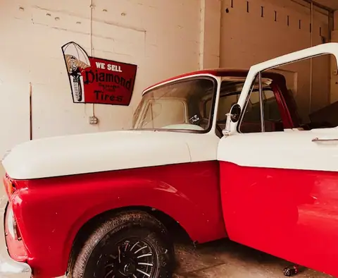 New Hope Body Shop in Dallas