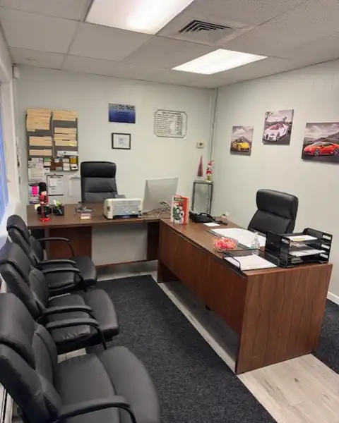 Albert's Auto Body Inc. in Danbury