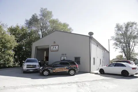Honest Wrenches Automotive Repair in Des Moines