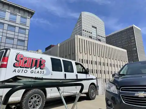 Scott's Auto Glass in Des Moines