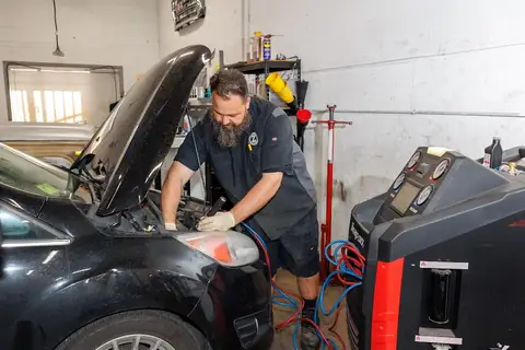 Z Auto Service in Englewood