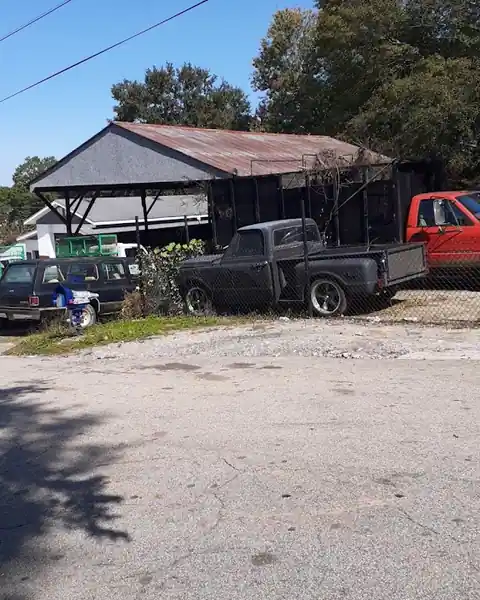 DOGGYE'S SHOP in Gainesville