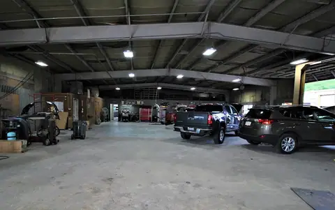 Lester Body & Paint Shop in Gainesville