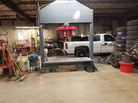 Wholesale Tire Mart in Hamilton