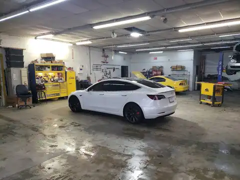 CrashMaster Collision Center in Hiram