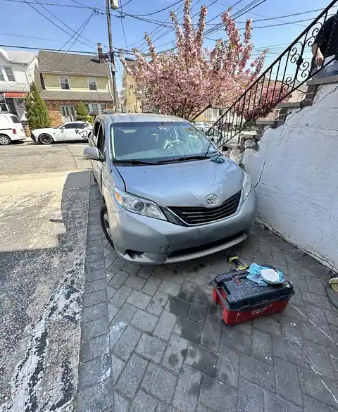 Skips mobile auto body in Kearny