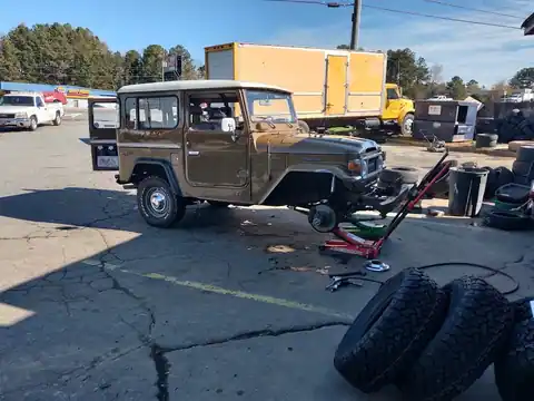 Juans Tire Center Kennesaw in Kennesaw