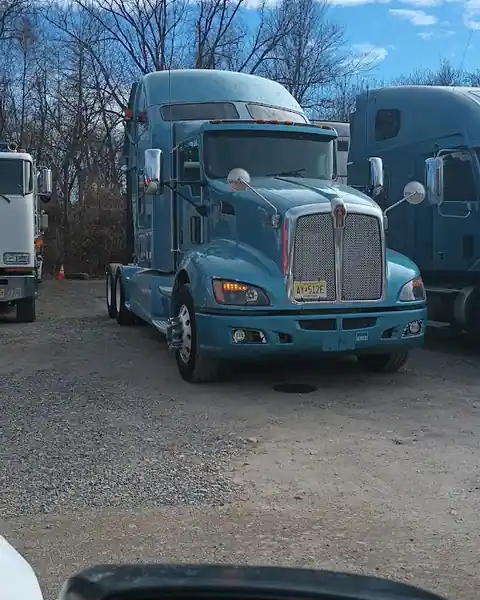 OSS ROAD SERVICE ON SEMI TRUCKS in Kenvil