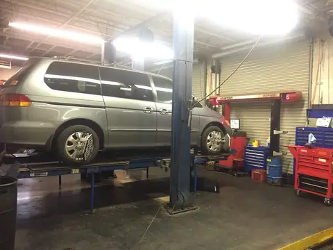 Brakes Automotive in Lenexa