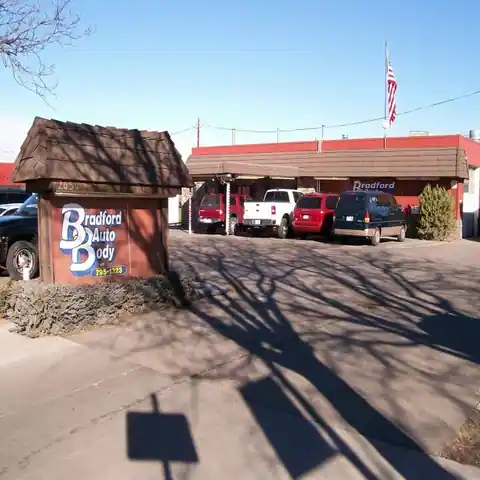 Bradford Auto Body Inc in Littleton