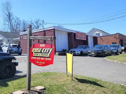 Rose City Collision Inc in Madison