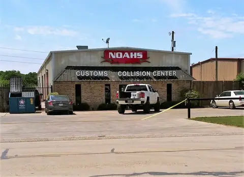 Noah's Auto Body in Mansfield