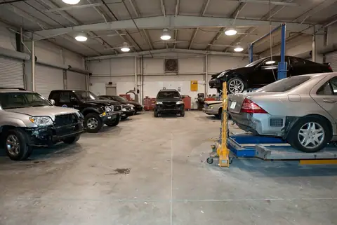 RJ's Auto Body Plus in Marietta