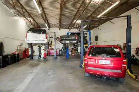 Evans Auto Service in Merriam