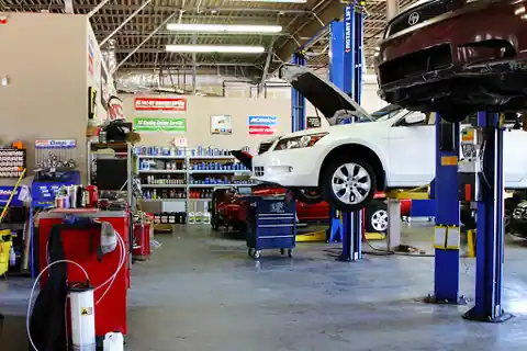 Schorie Auto Repair in Mesa